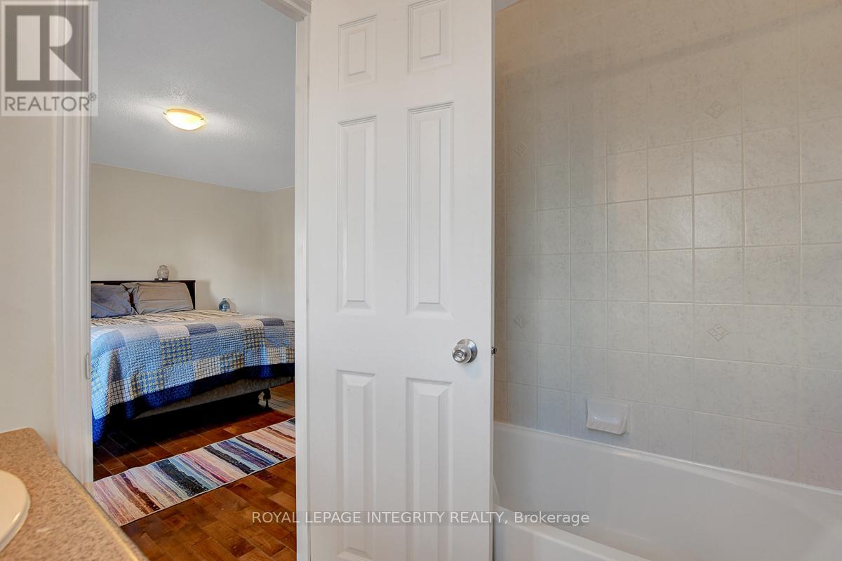 302 Brigitta Street, Ottawa, Ontario  K2S 0H8 - Photo 16 - X12400173