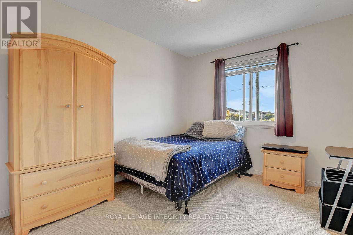 302 Brigitta Street, Ottawa, Ontario  K2S 0H8 - Photo 17 - X12400173