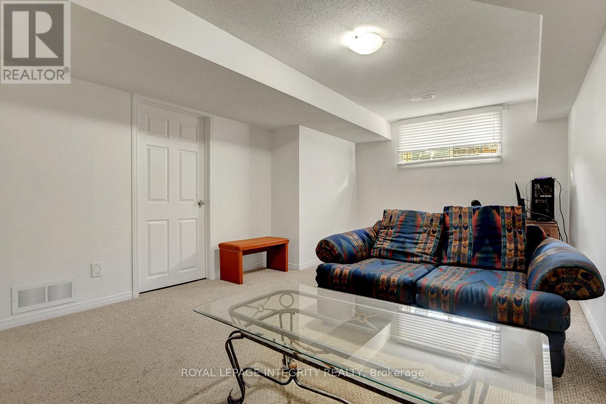 302 Brigitta Street, Ottawa, Ontario  K2S 0H8 - Photo 20 - X12400173
