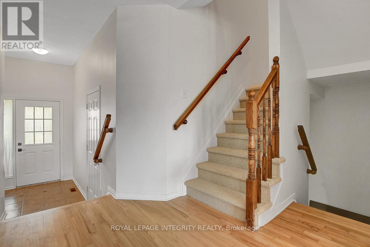 302 Brigitta Street, Ottawa, Ontario  K2S 0H8 - Photo 3 - X12400173