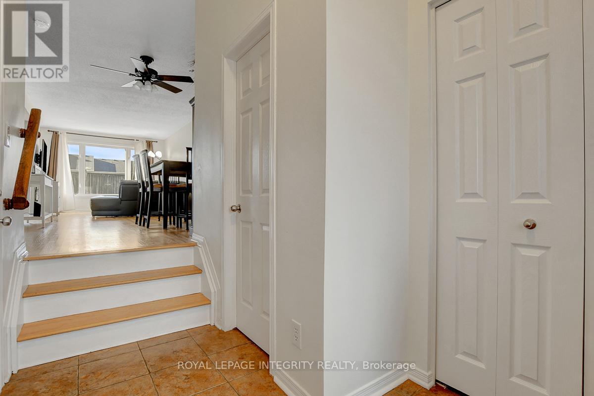 302 Brigitta Street, Ottawa, Ontario  K2S 0H8 - Photo 4 - X12400173