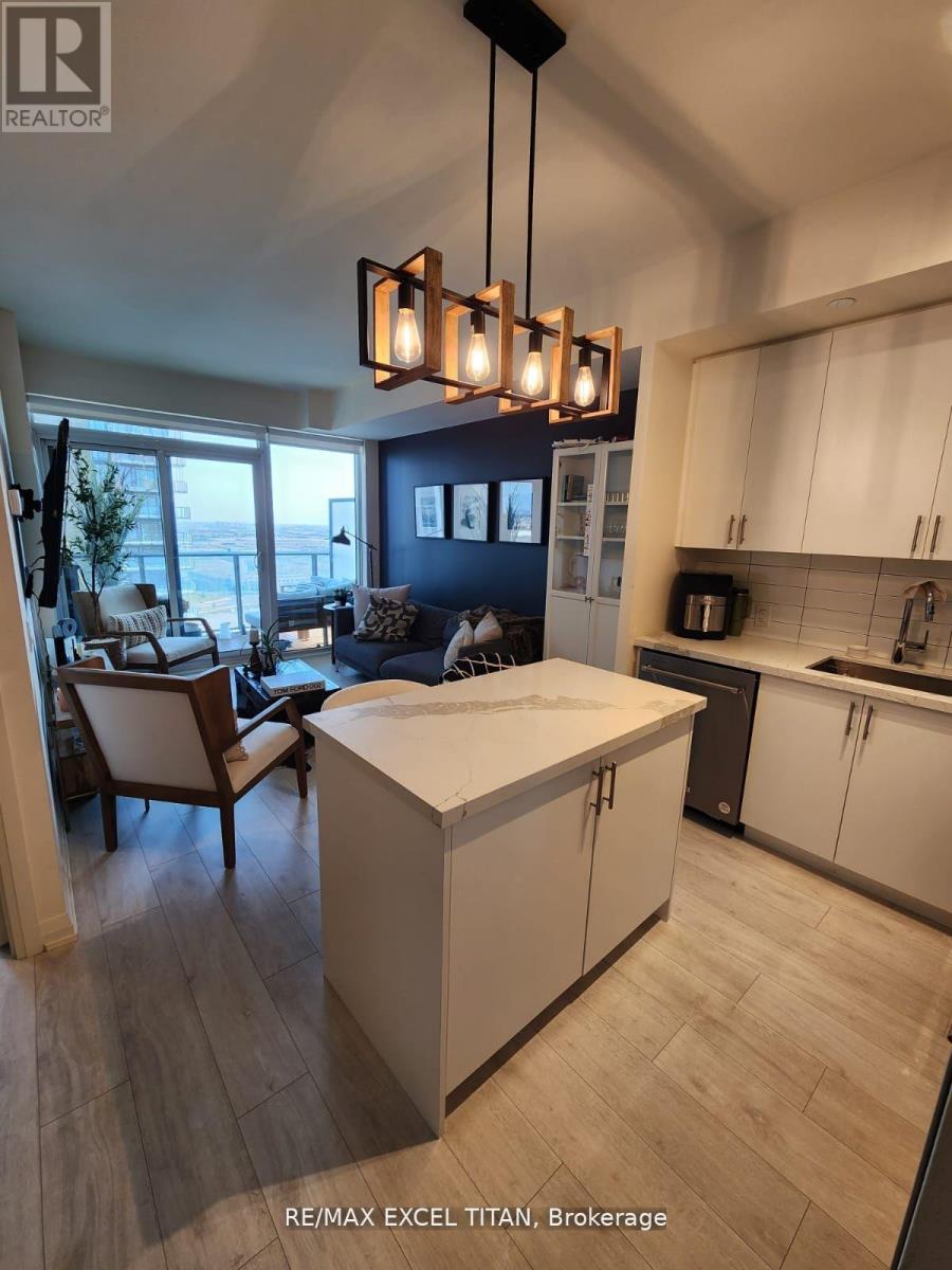 1617 - 9000 Jane Street, Vaughan, Ontario  L4K 0M6 - Photo 4 - N12400075