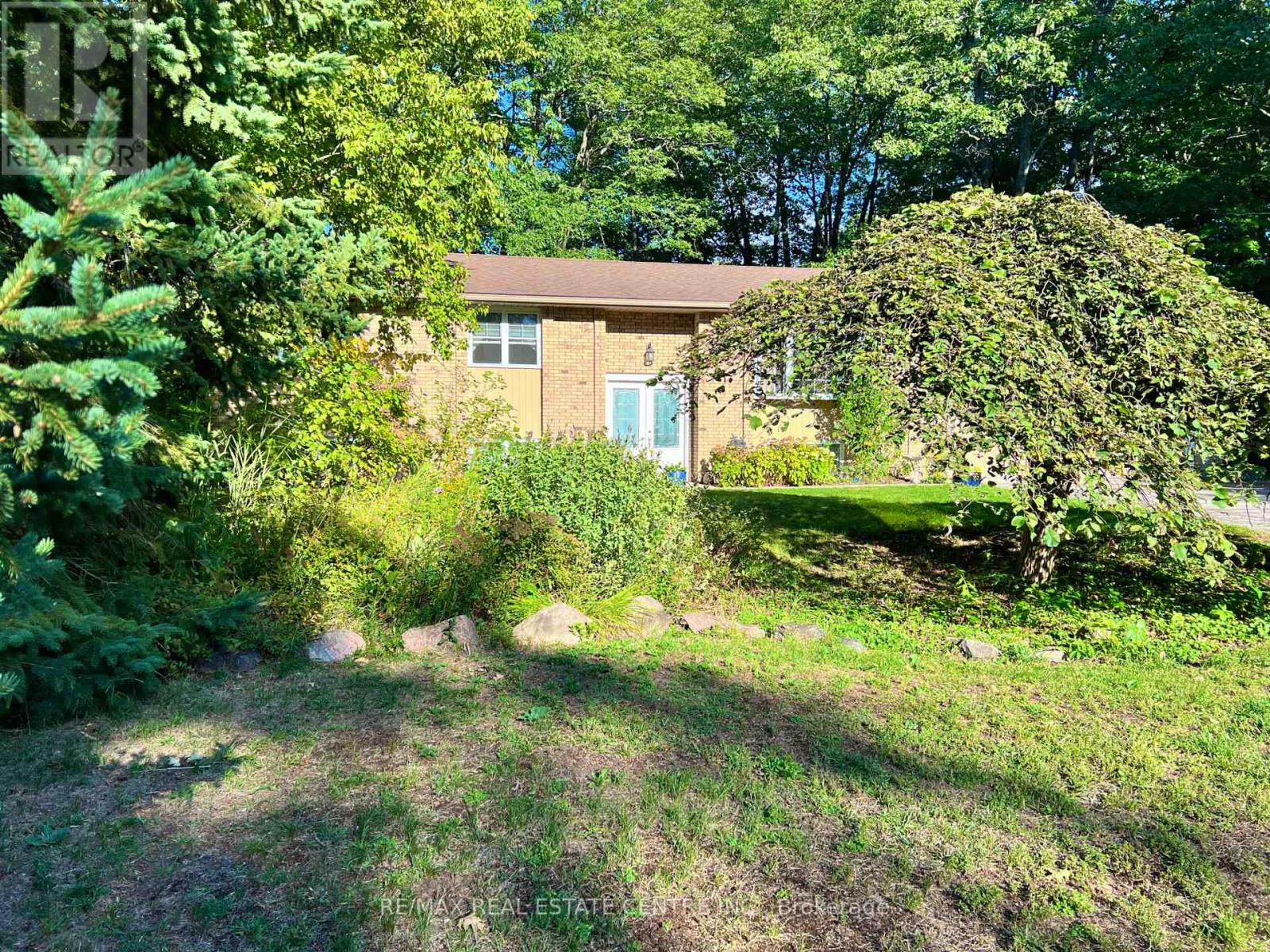 135 Christopher Avenue, Wasaga Beach, Ontario  L9Z 1S4 - Photo 3 - S12400030