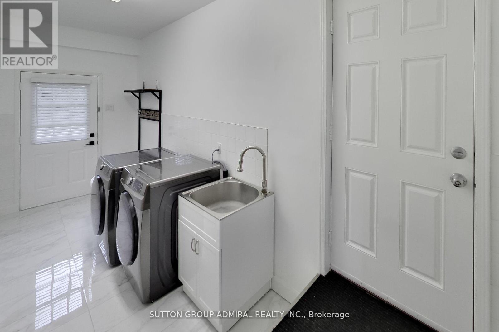 11 Club Court, Wasaga Beach, Ontario  L9Z 1J8 - Photo 16 - S12400047