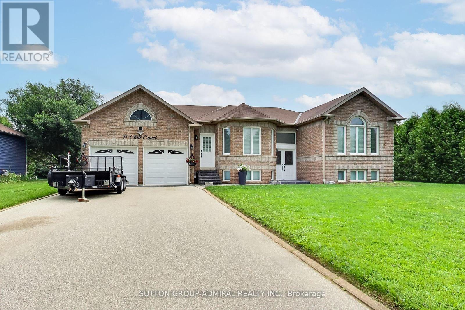 11 Club Court, Wasaga Beach, Ontario  L9Z 1J8 - Photo 2 - S12400047