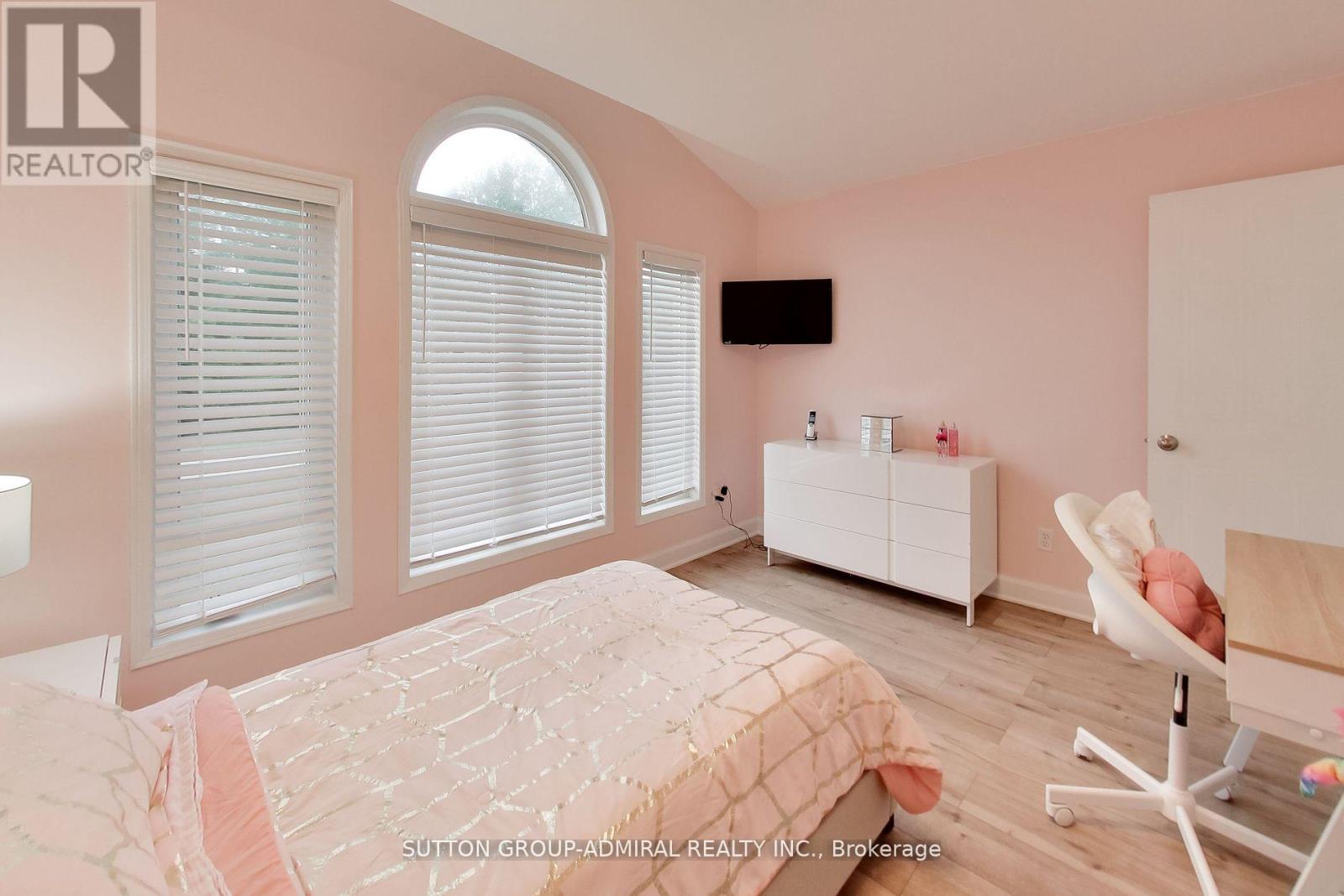 11 Club Court, Wasaga Beach, Ontario  L9Z 1J8 - Photo 23 - S12400047