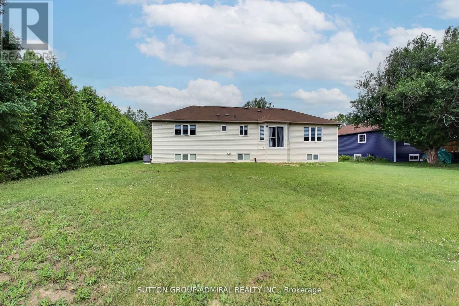 11 Club Court, Wasaga Beach, Ontario  L9Z 1J8 - Photo 30 - S12400047