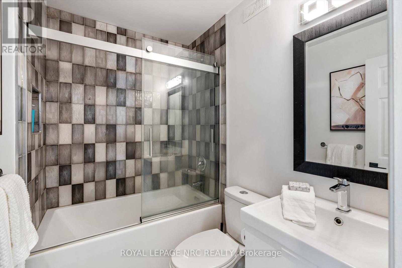 Lorem Ipsum Dolor, St. Catharines, Ontario  L2M  - Photo 19 - DEMO28855070