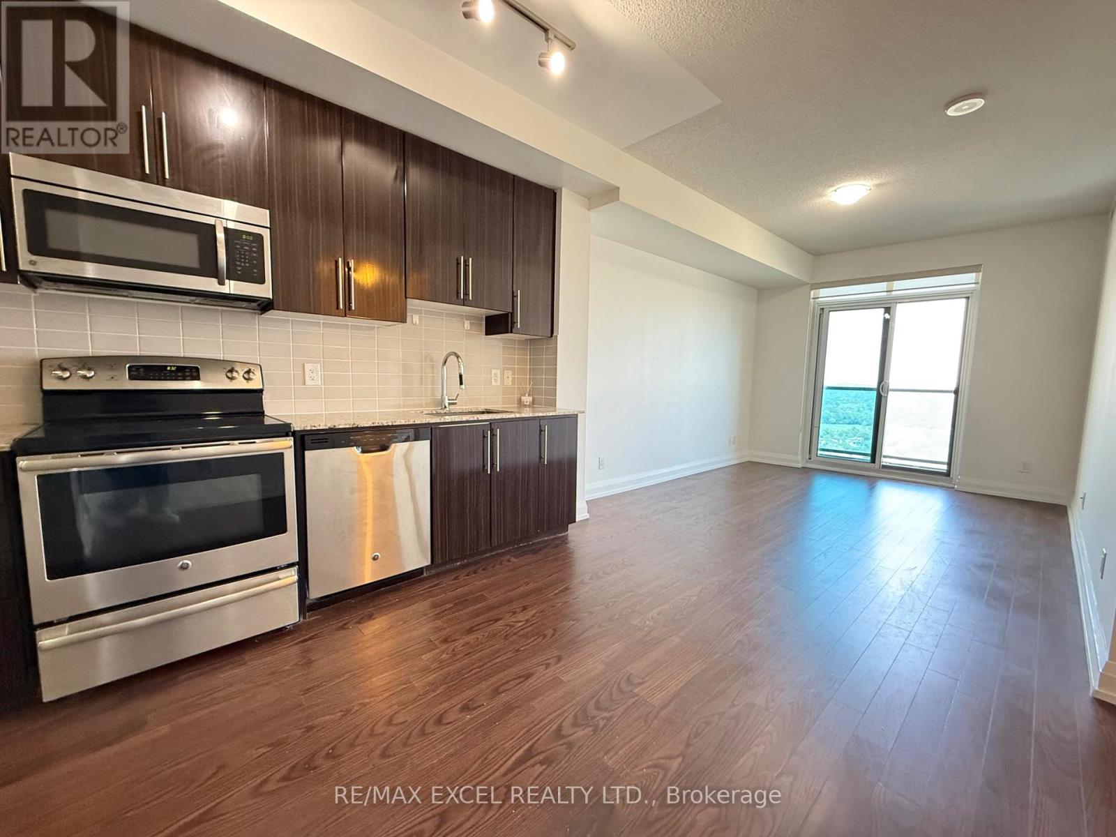 1605 - 7171 Yonge Street, Markham, Ontario  L3T 0C5 - Photo 8 - N12399838