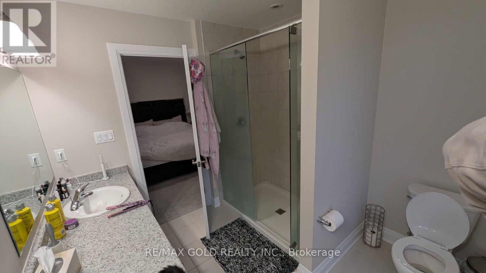 14 Sportsman Hill Street, Kitchener, Ontario  N2P 0J2 - Photo 3 - X12398820