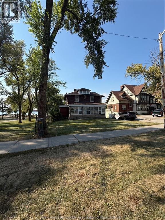 3026 Sandwich Street, Windsor, Ontario  N9C 1A3 - Photo 3 - 25023229