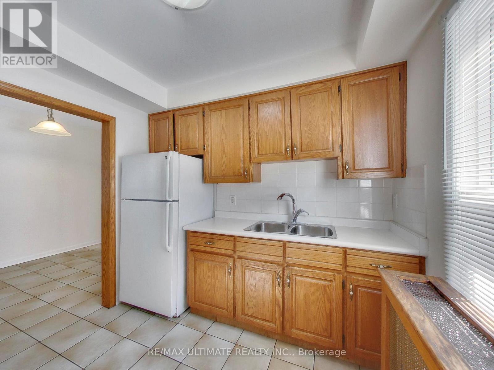 1654 Dufferin Street, Toronto, Ontario  M6H 3L8 - Photo 14 - W12399976