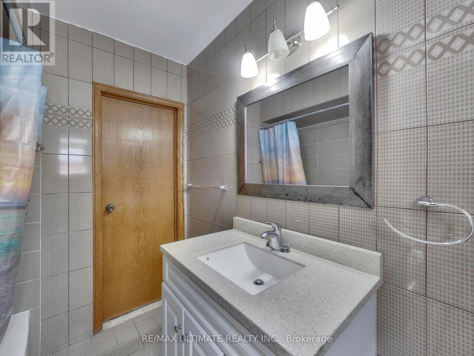 1654 Dufferin Street, Toronto, Ontario  M6H 3L8 - Photo 21 - W12399976