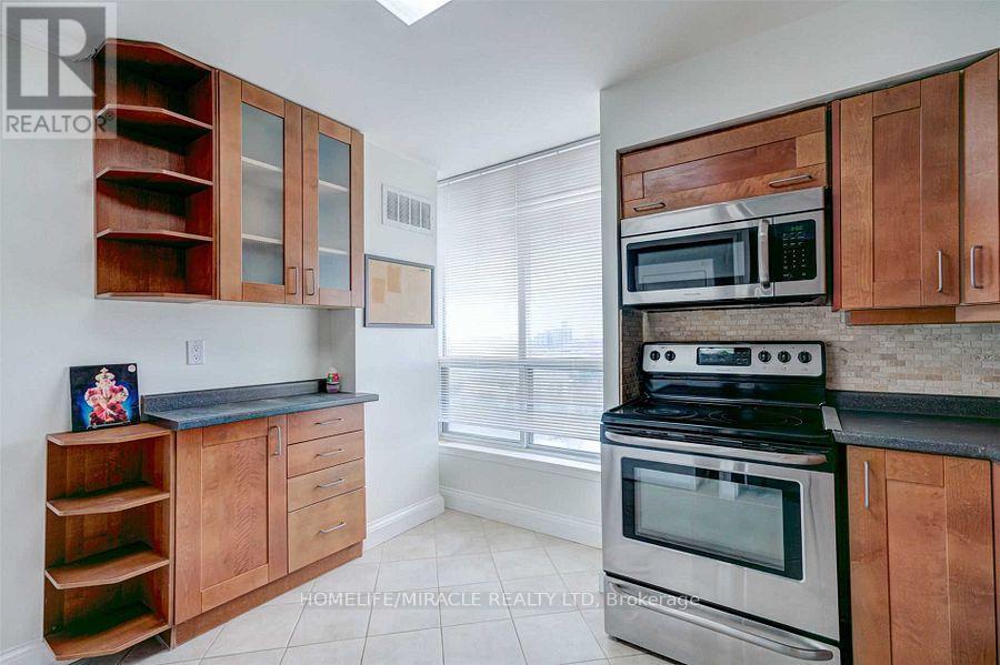 1101 - 12 Laurelcrest Street, Brampton, Ontario  L6S 5Y4 - Photo 16 - W12399988