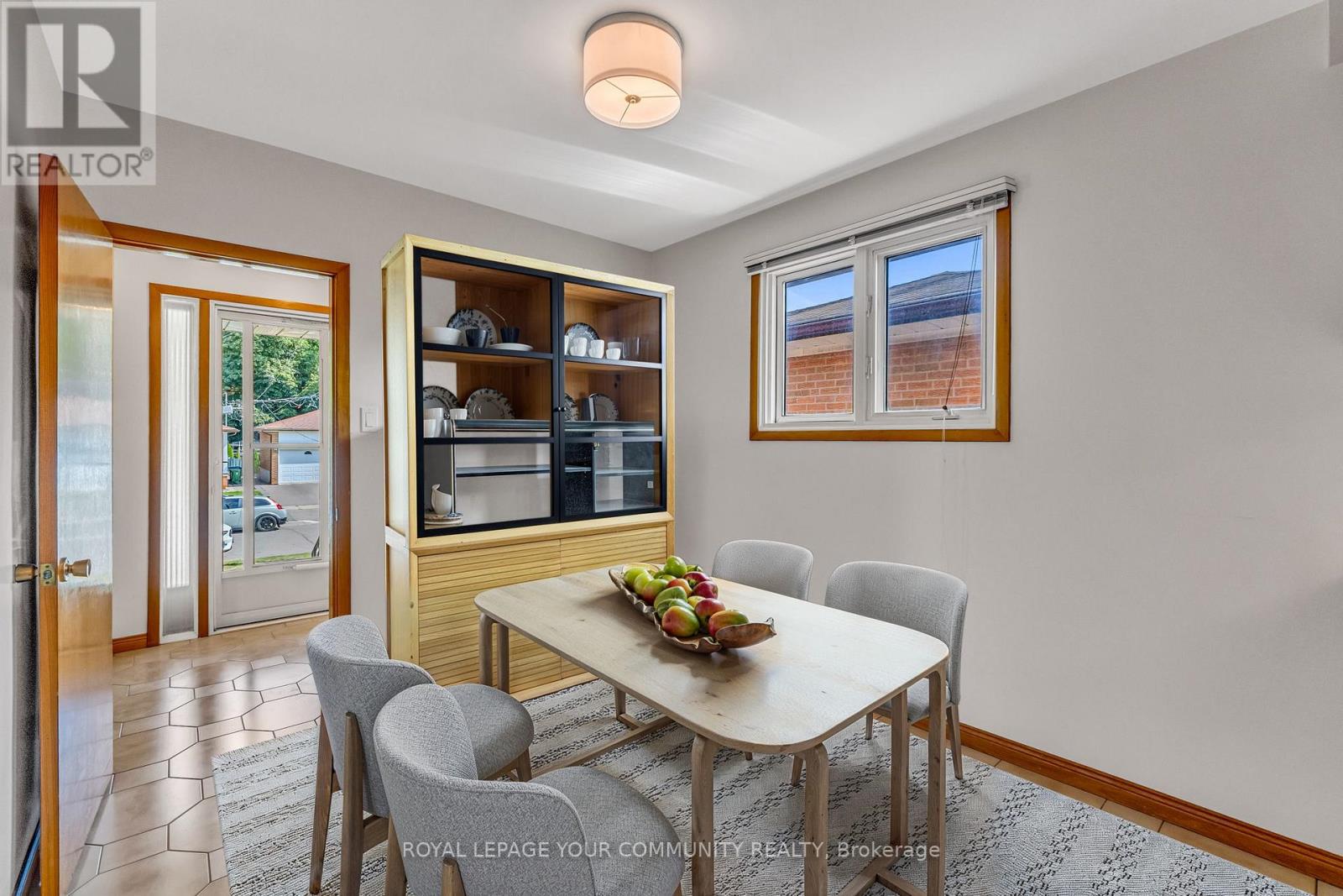 6 Hentob Court, Toronto (Thistletown-Beaumonde Heights), Ontario  M9V 2X1 - Photo 12 - W12400001