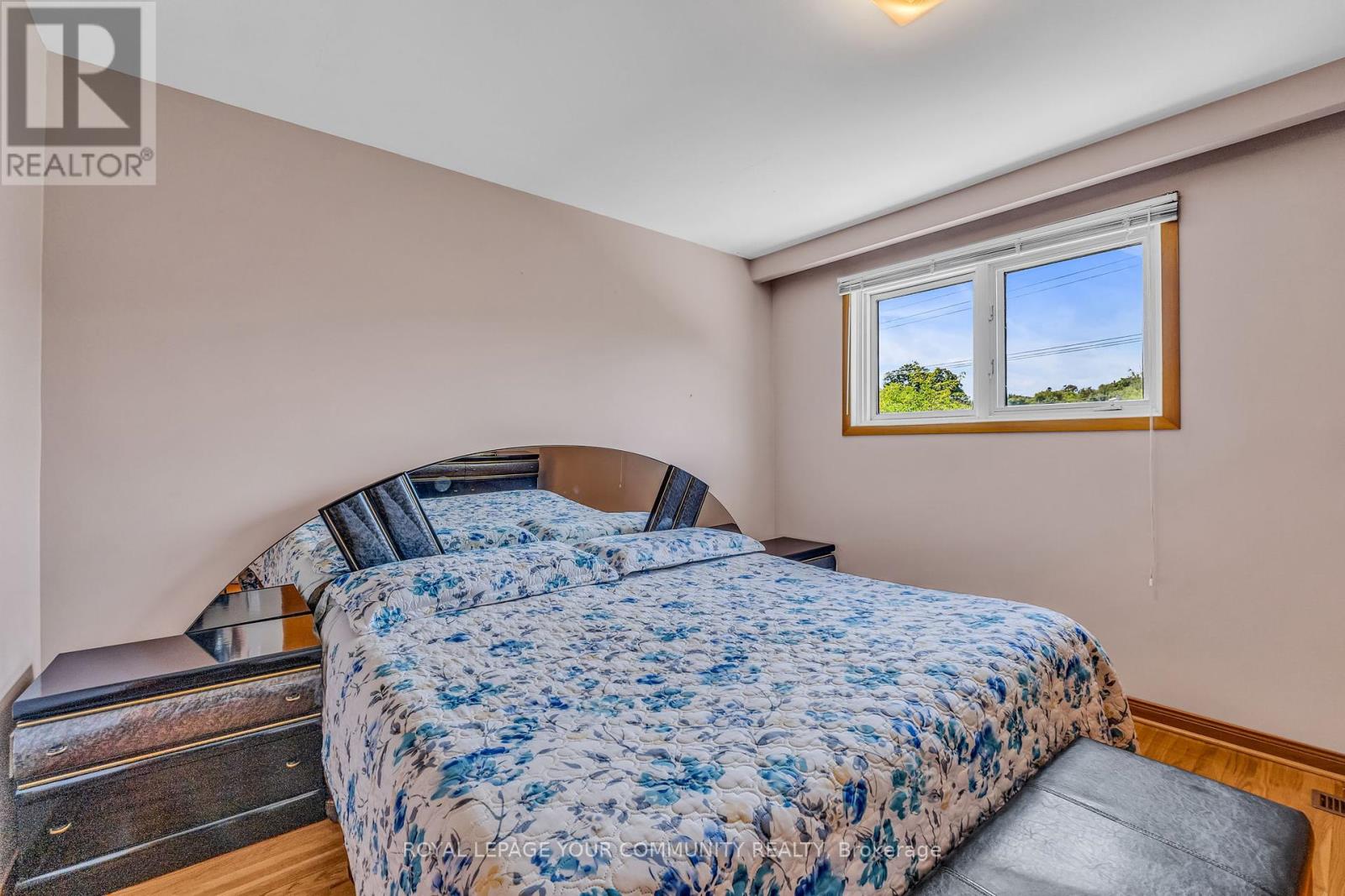 6 Hentob Court, Toronto (Thistletown-Beaumonde Heights), Ontario  M9V 2X1 - Photo 24 - W12400001