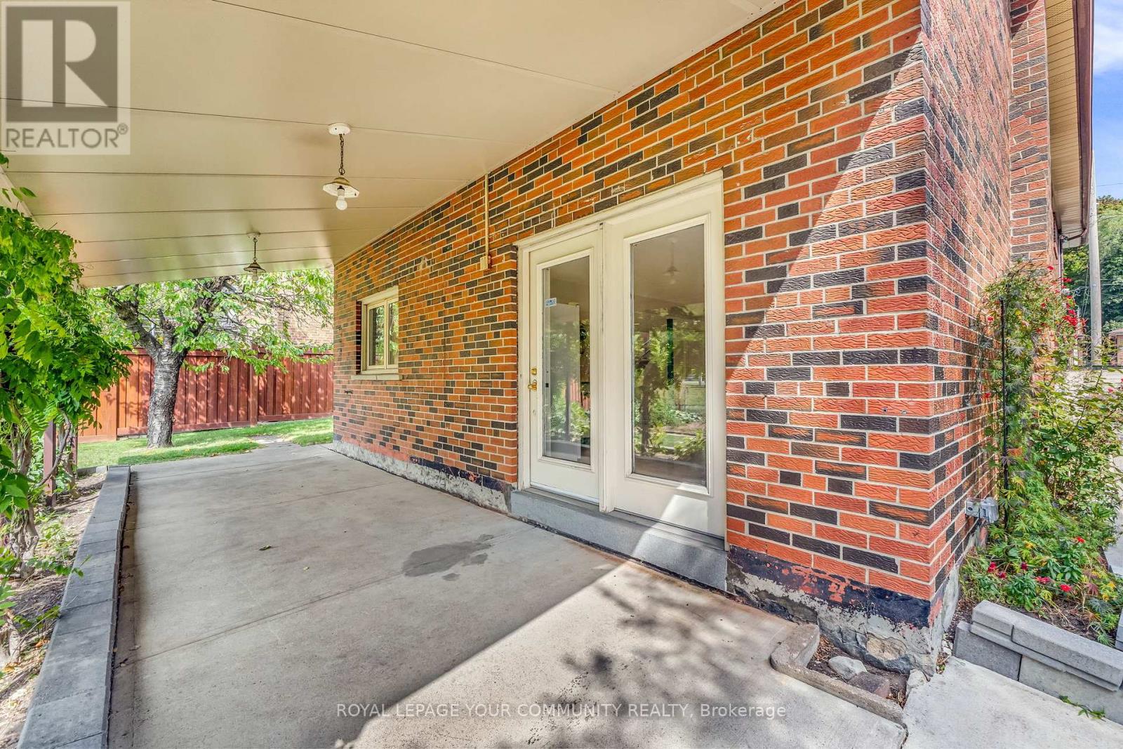 6 Hentob Court, Toronto (Thistletown-Beaumonde Heights), Ontario  M9V 2X1 - Photo 40 - W12400001