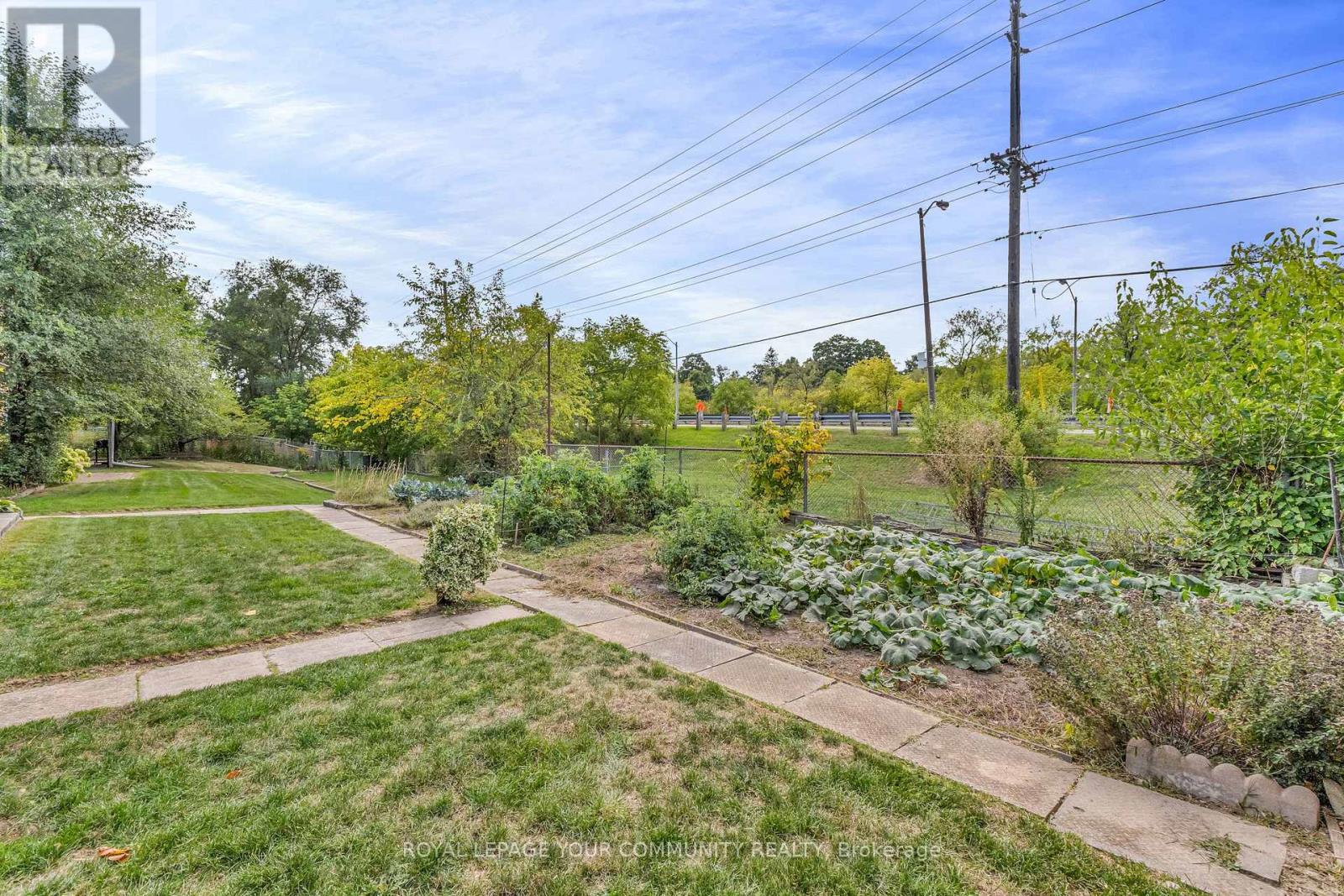 6 Hentob Court, Toronto (Thistletown-Beaumonde Heights), Ontario  M9V 2X1 - Photo 42 - W12400001