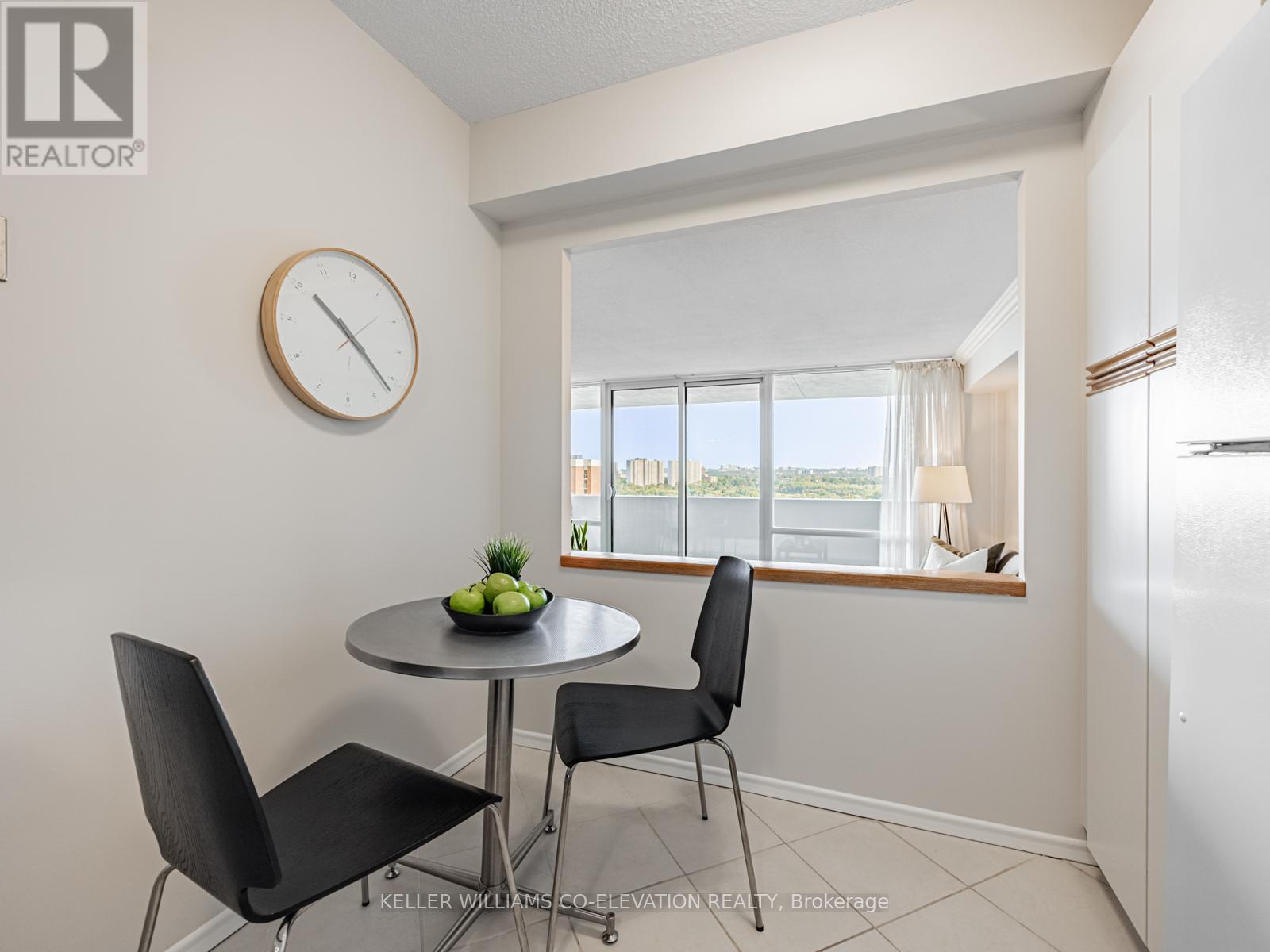 2009 - 250 Scarlett Road, Toronto (Rockcliffe-Smythe), Ontario  M6N 4X5 - Photo 22 - W12400006
