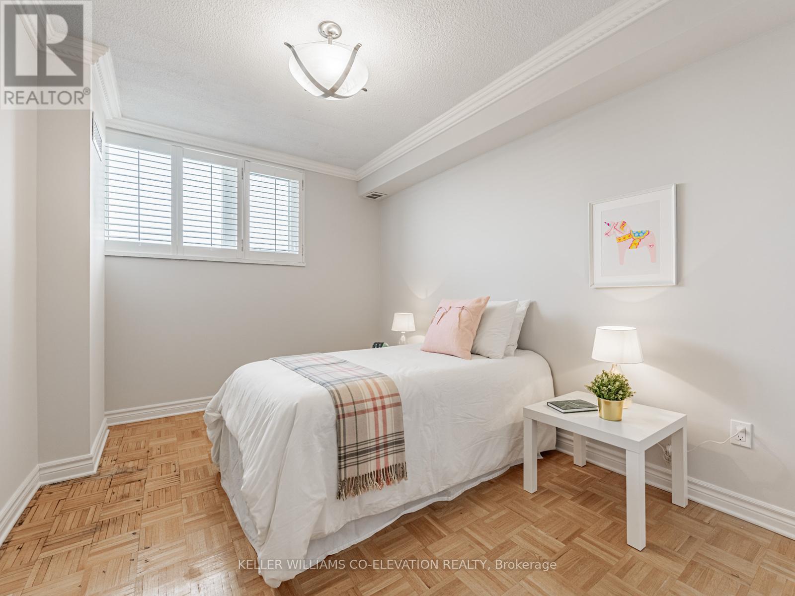 2009 - 250 Scarlett Road, Toronto (Rockcliffe-Smythe), Ontario  M6N 4X5 - Photo 26 - W12400006
