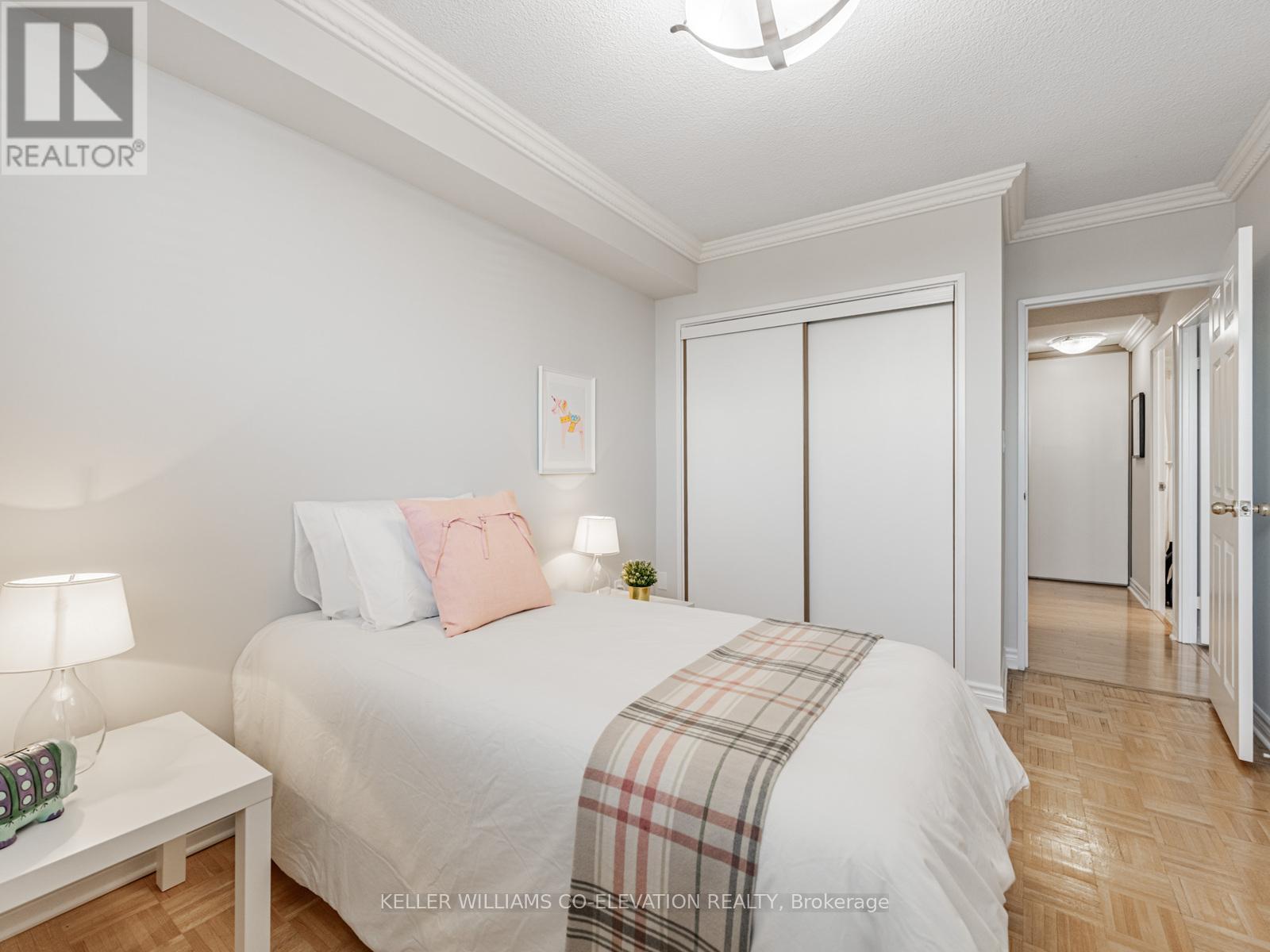 2009 - 250 Scarlett Road, Toronto (Rockcliffe-Smythe), Ontario  M6N 4X5 - Photo 27 - W12400006
