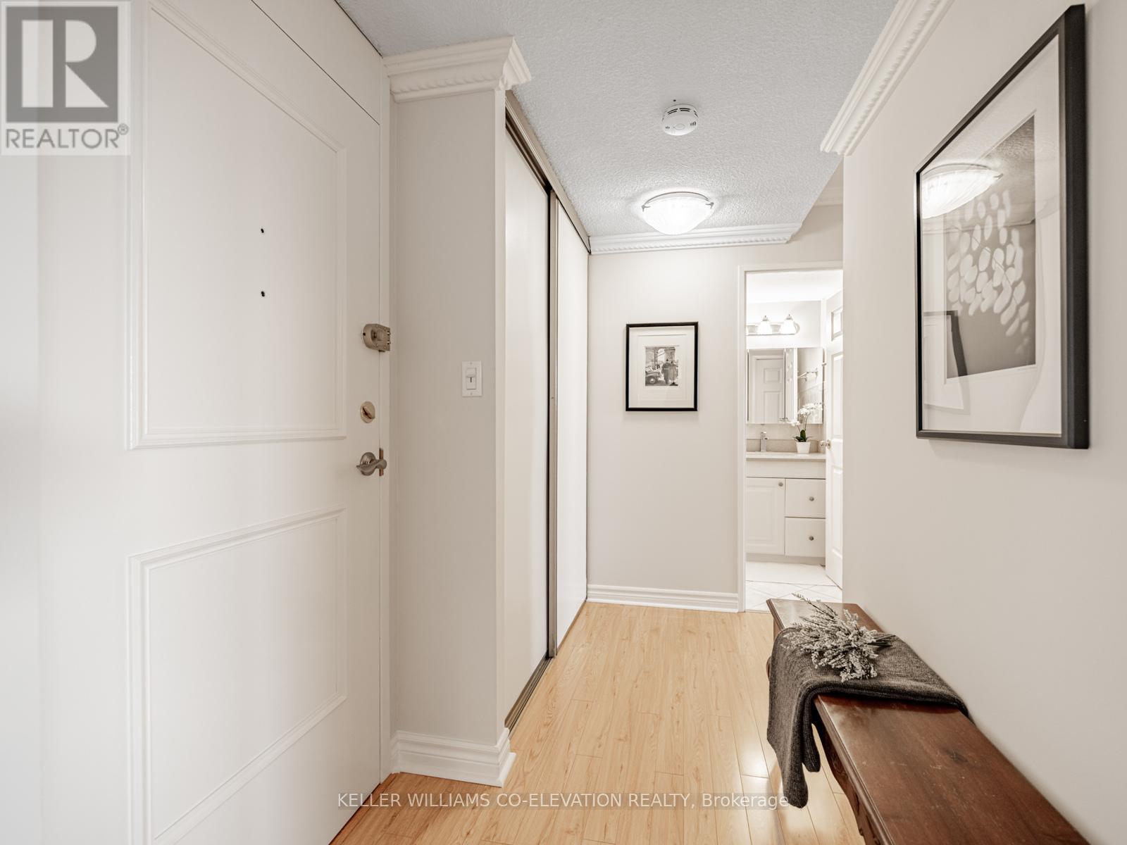 2009 - 250 Scarlett Road, Toronto (Rockcliffe-Smythe), Ontario  M6N 4X5 - Photo 5 - W12400006