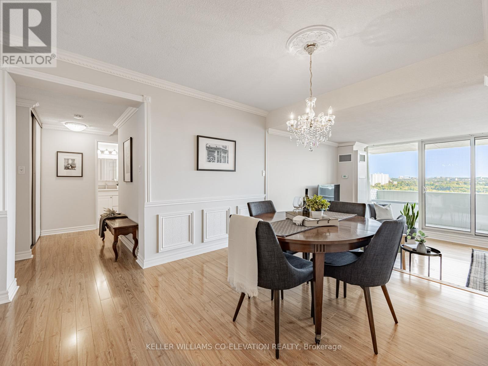 2009 - 250 Scarlett Road, Toronto (Rockcliffe-Smythe), Ontario  M6N 4X5 - Photo 6 - W12400006