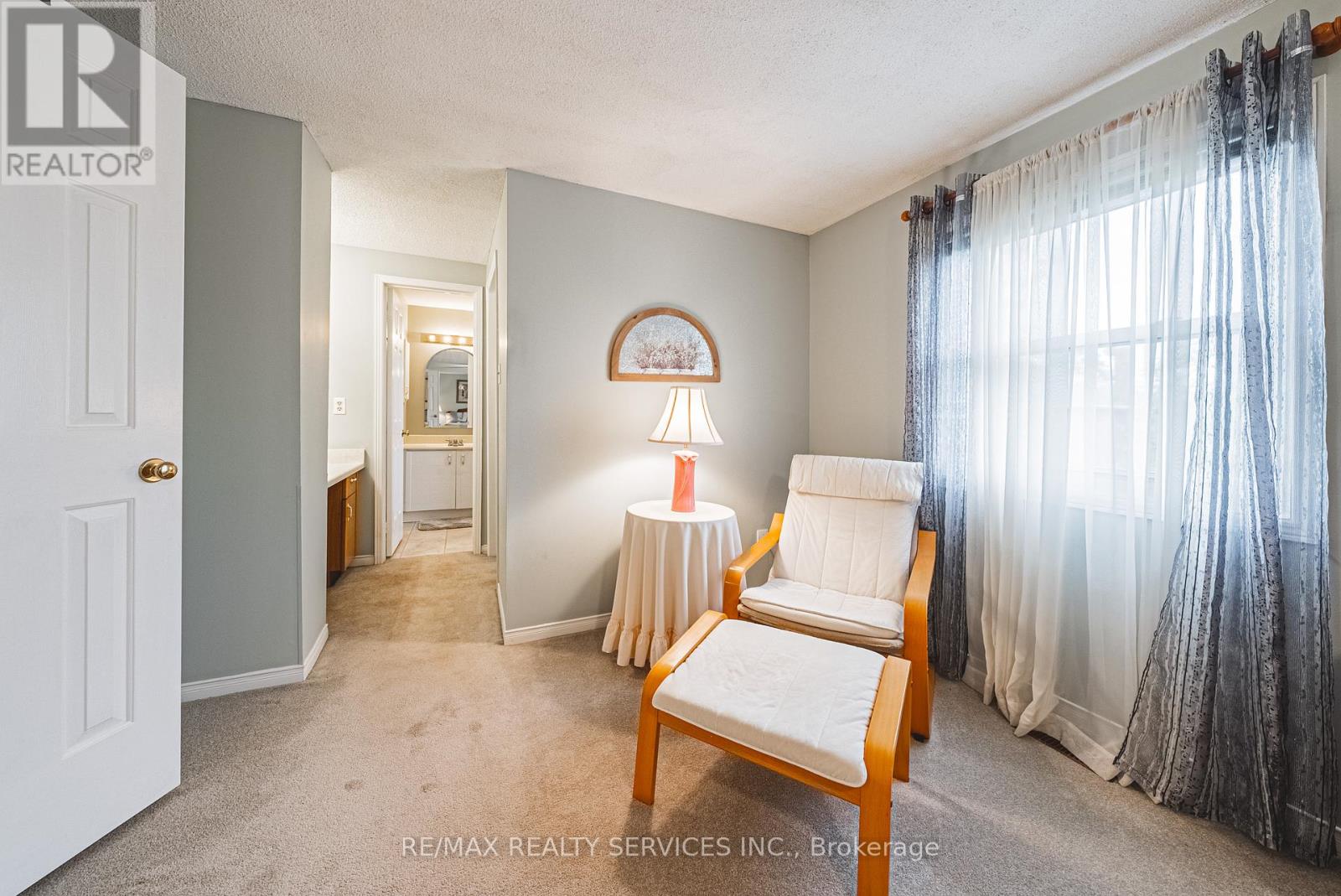 17 Cox Crescent, Brampton (Northwood Park), Ontario  L6X 3G8 - Photo 16 - W12400023