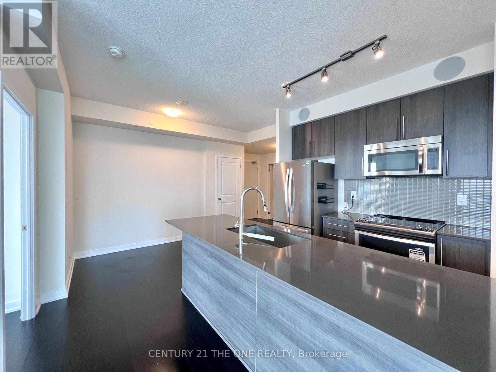 4010 - 4011 Brickstone Mews, Mississauga (City Centre), Ontario  L5B 0J7 - Photo 4 - W12400073