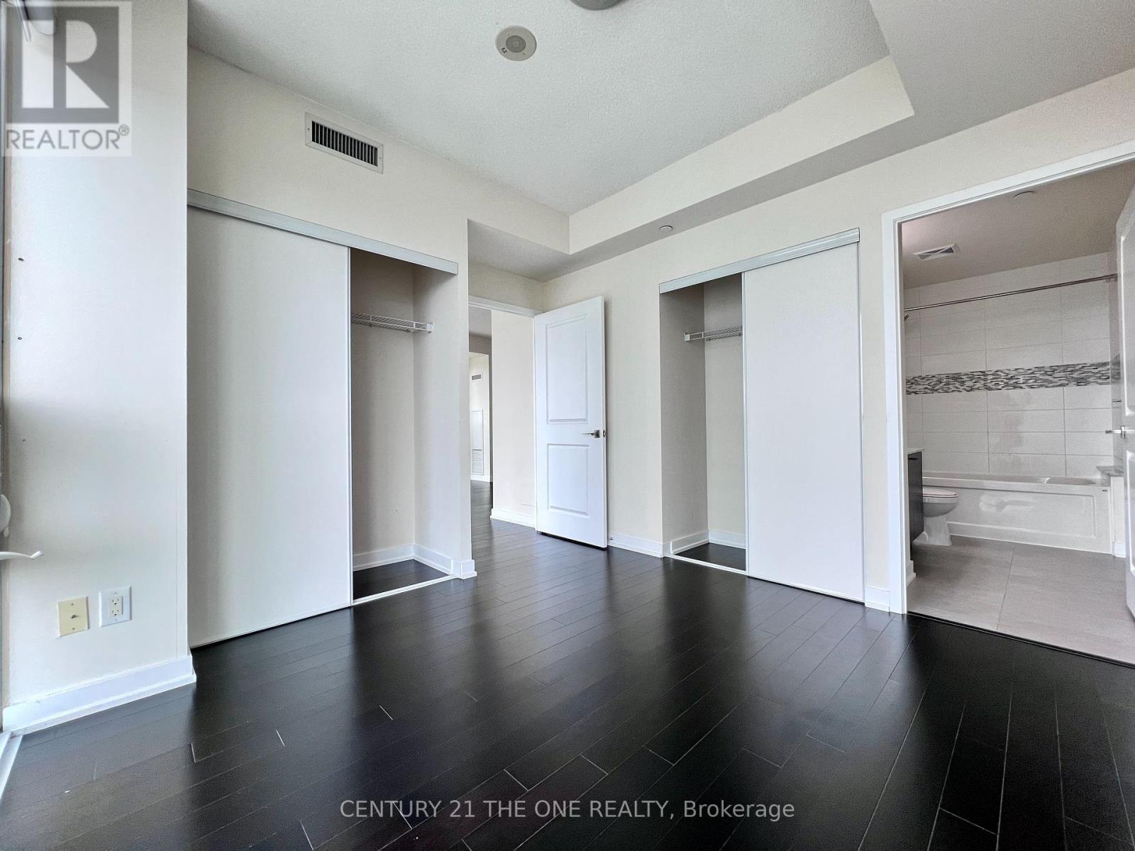4010 - 4011 Brickstone Mews, Mississauga (City Centre), Ontario  L5B 0J7 - Photo 7 - W12400073