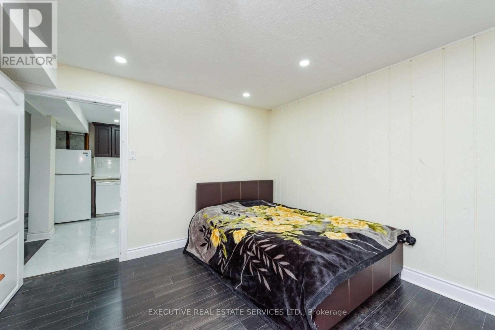48 Reynier Drive, Brampton, Ontario  L6Z 1L8 - Photo 19 - W12400094