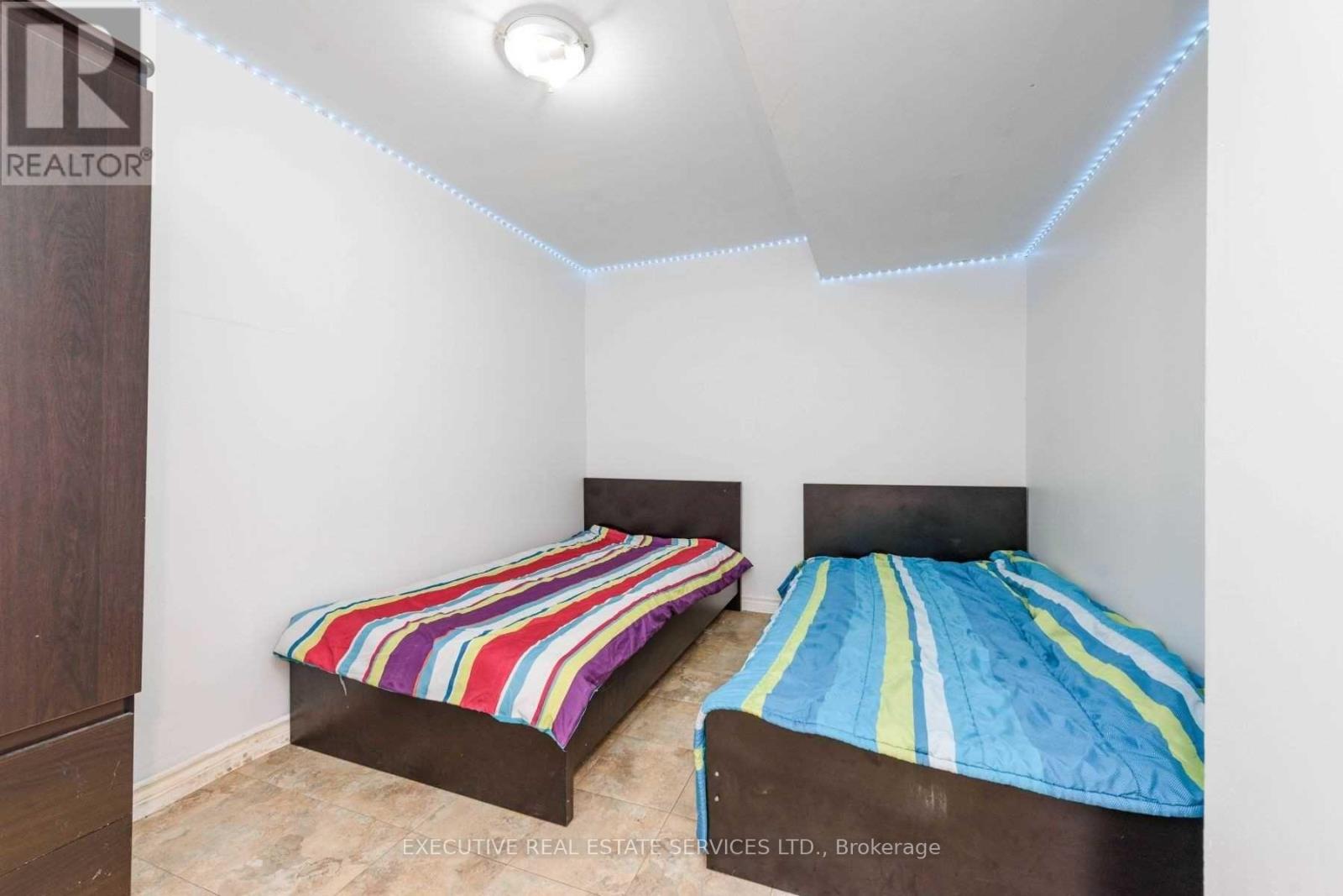 48 Reynier Drive, Brampton, Ontario  L6Z 1L8 - Photo 21 - W12400094