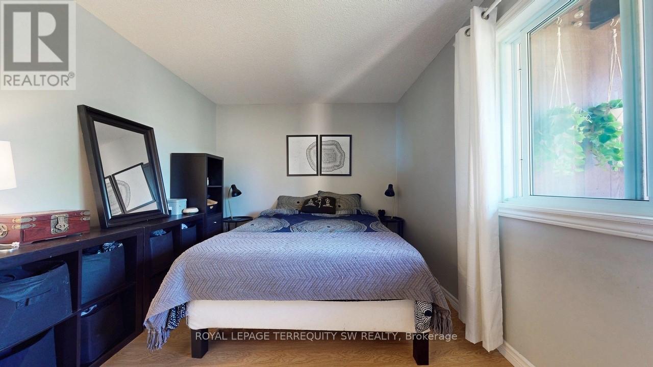 210 - 3835 Lake Shore Boulevard W, Toronto, Ontario  M8W 1R2 - Photo 18 - W12400103