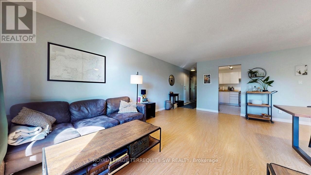 210 - 3835 Lake Shore Boulevard W, Toronto, Ontario  M8W 1R2 - Photo 7 - W12400103