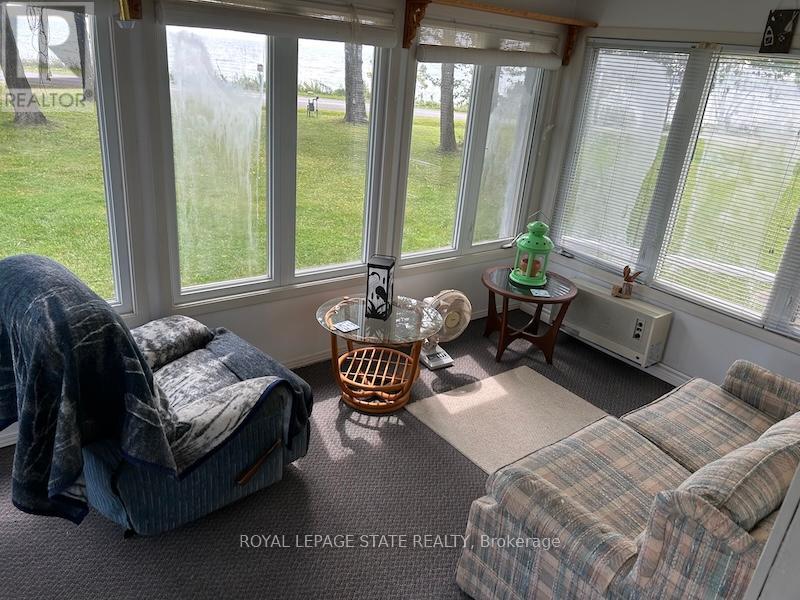 2431 Lakeshore Road, Haldimand, Ontario  N1A 2W8 - Photo 17 - X12399914