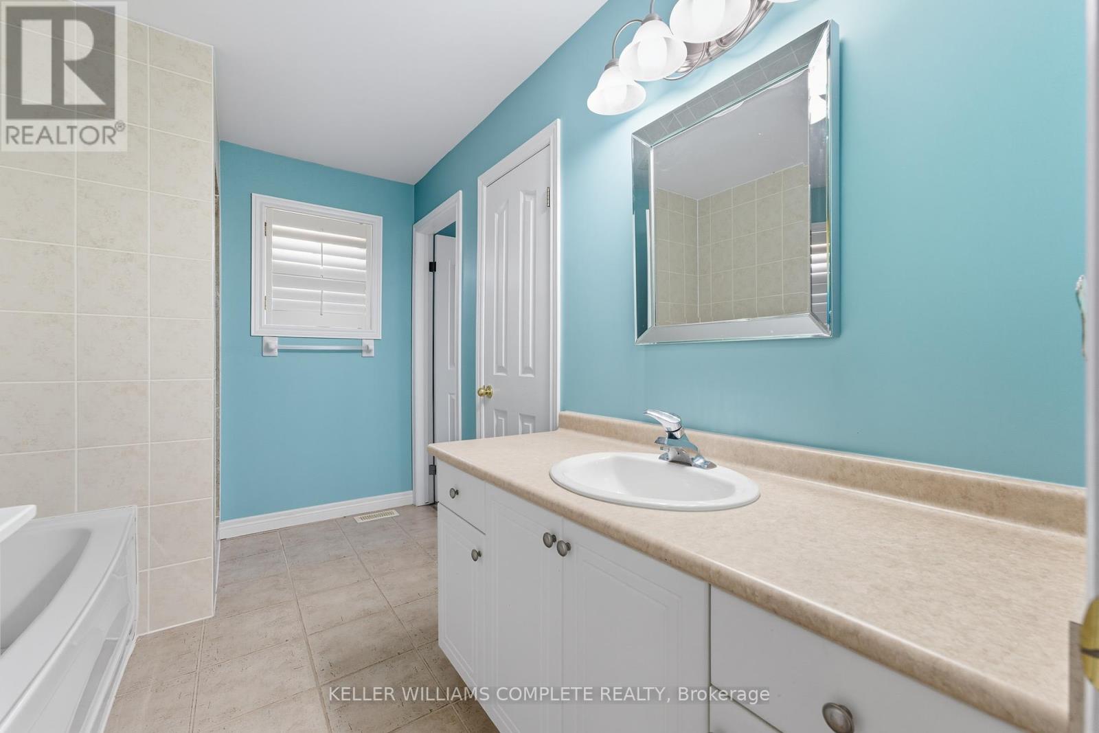 66 Suffolk Street, Hamilton, Ontario  L9K 1M9 - Photo 27 - X12399923
