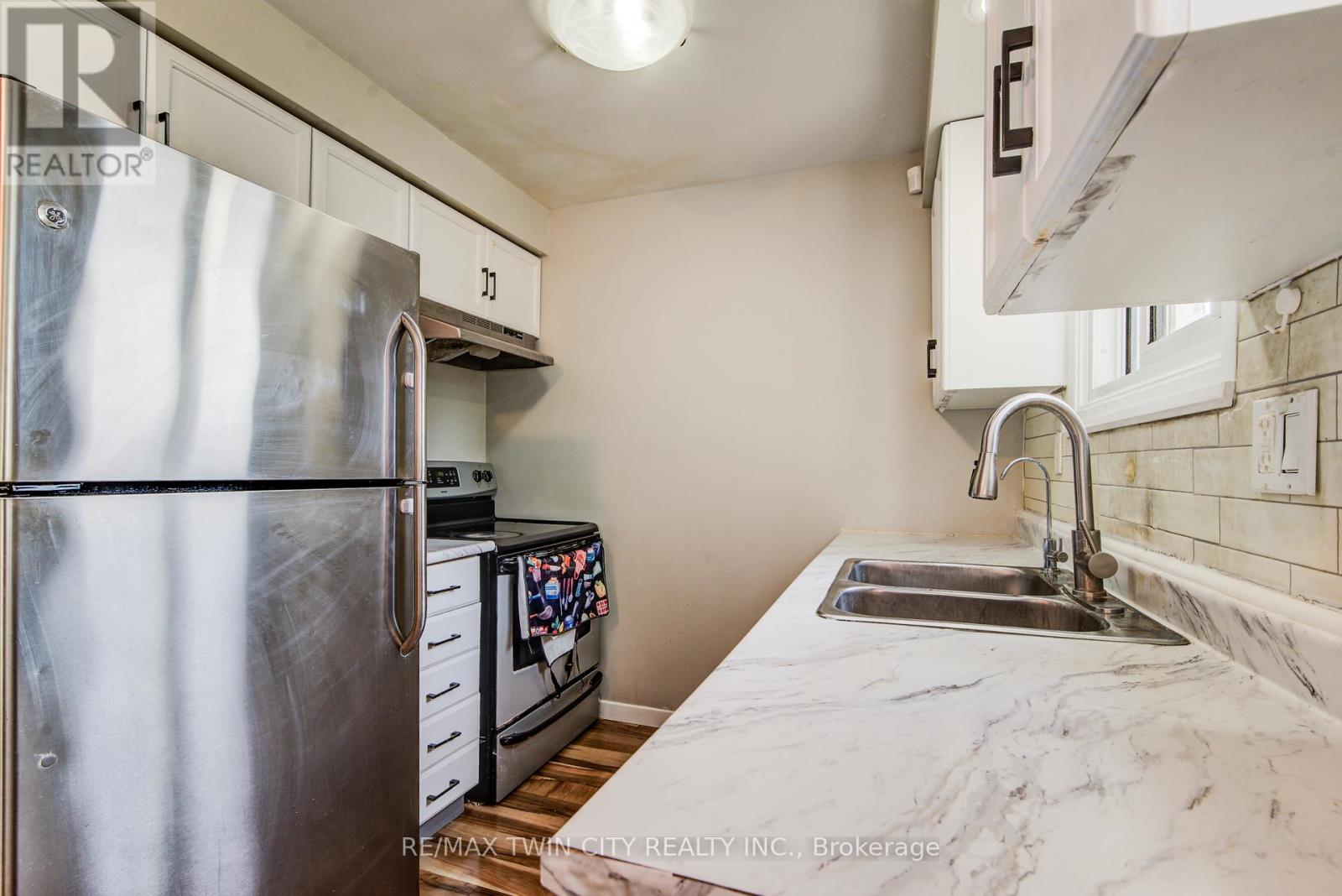 16 - 165 Green Valley Drive, Kitchener, Ontario  N2P 1K3 - Photo 10 - X12399957