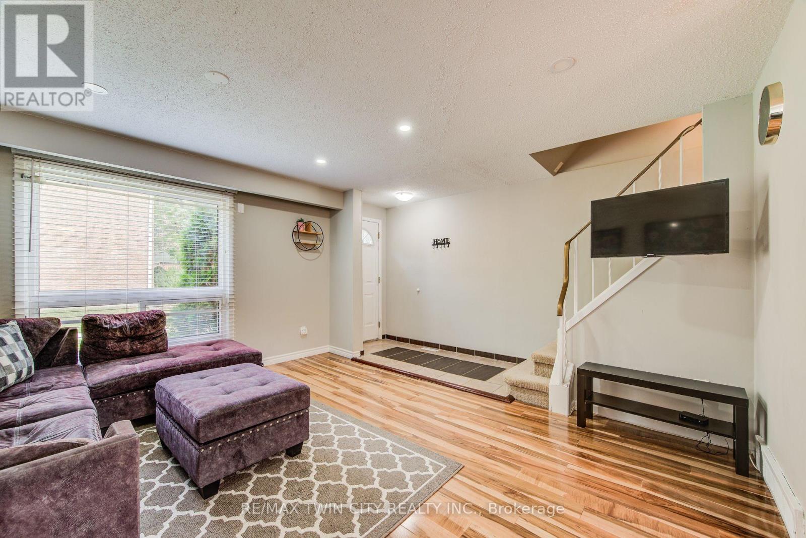 16 - 165 Green Valley Drive, Kitchener, Ontario  N2P 1K3 - Photo 3 - X12399957