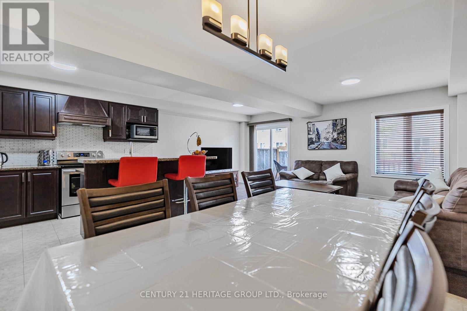 71 Waterbridge Street, Hamilton (Stoney Creek), Ontario  L8J 0G2 - Photo 12 - X12400005
