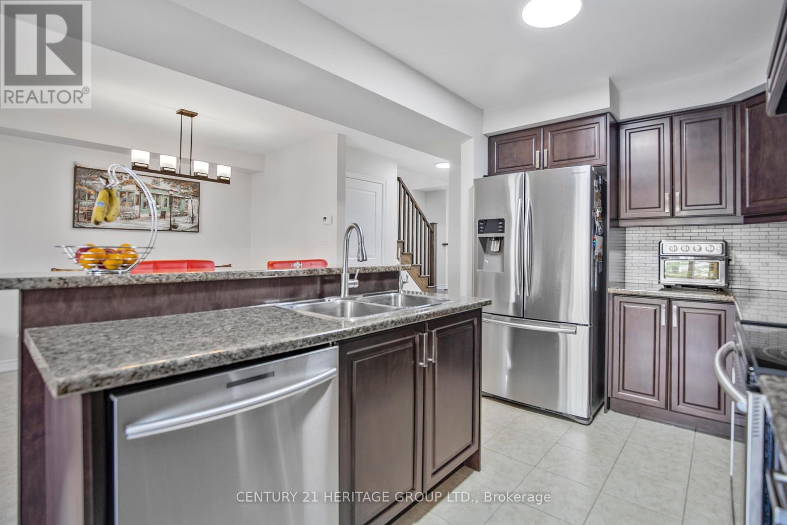 71 Waterbridge Street, Hamilton (Stoney Creek), Ontario  L8J 0G2 - Photo 13 - X12400005
