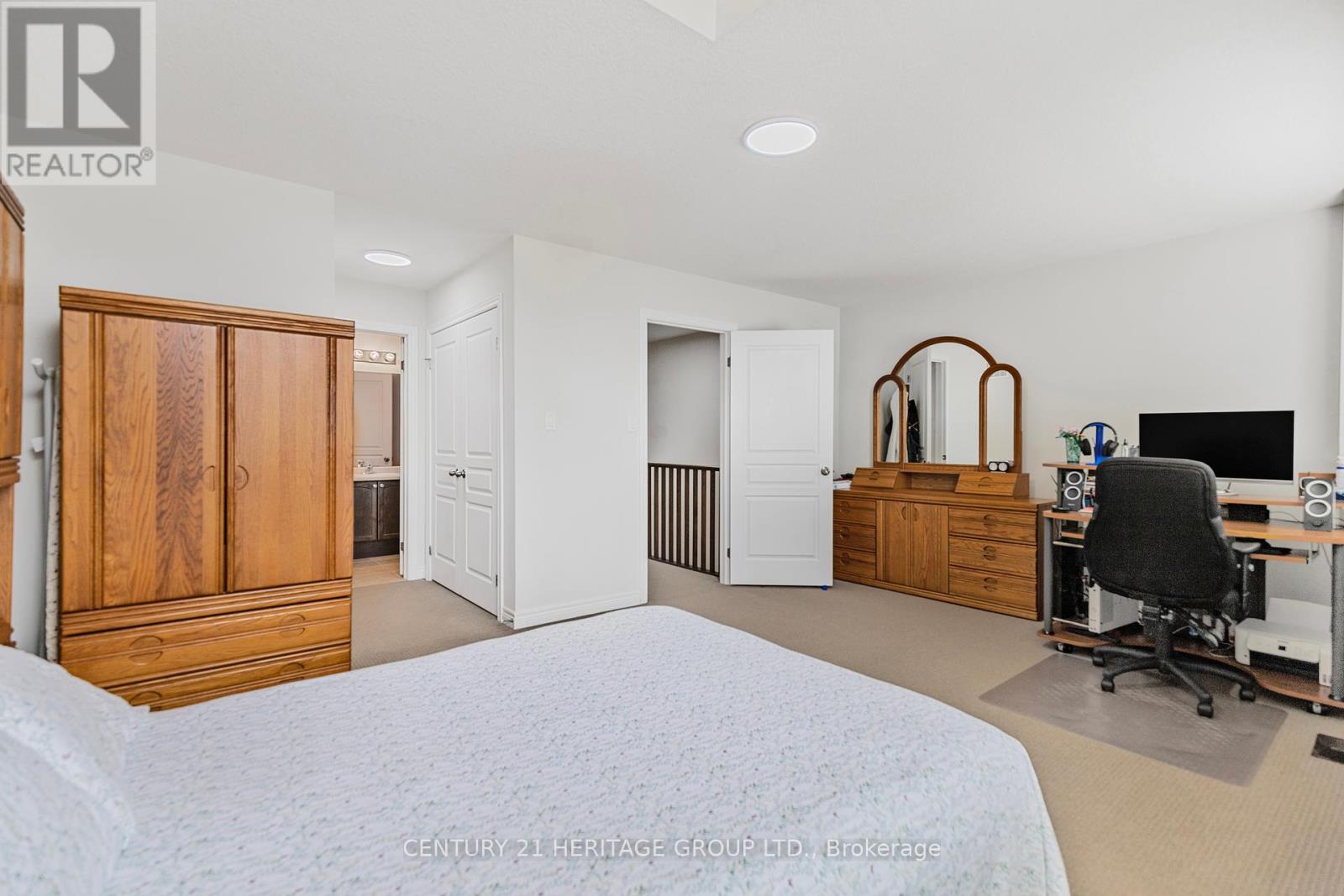 71 Waterbridge Street, Hamilton (Stoney Creek), Ontario  L8J 0G2 - Photo 18 - X12400005
