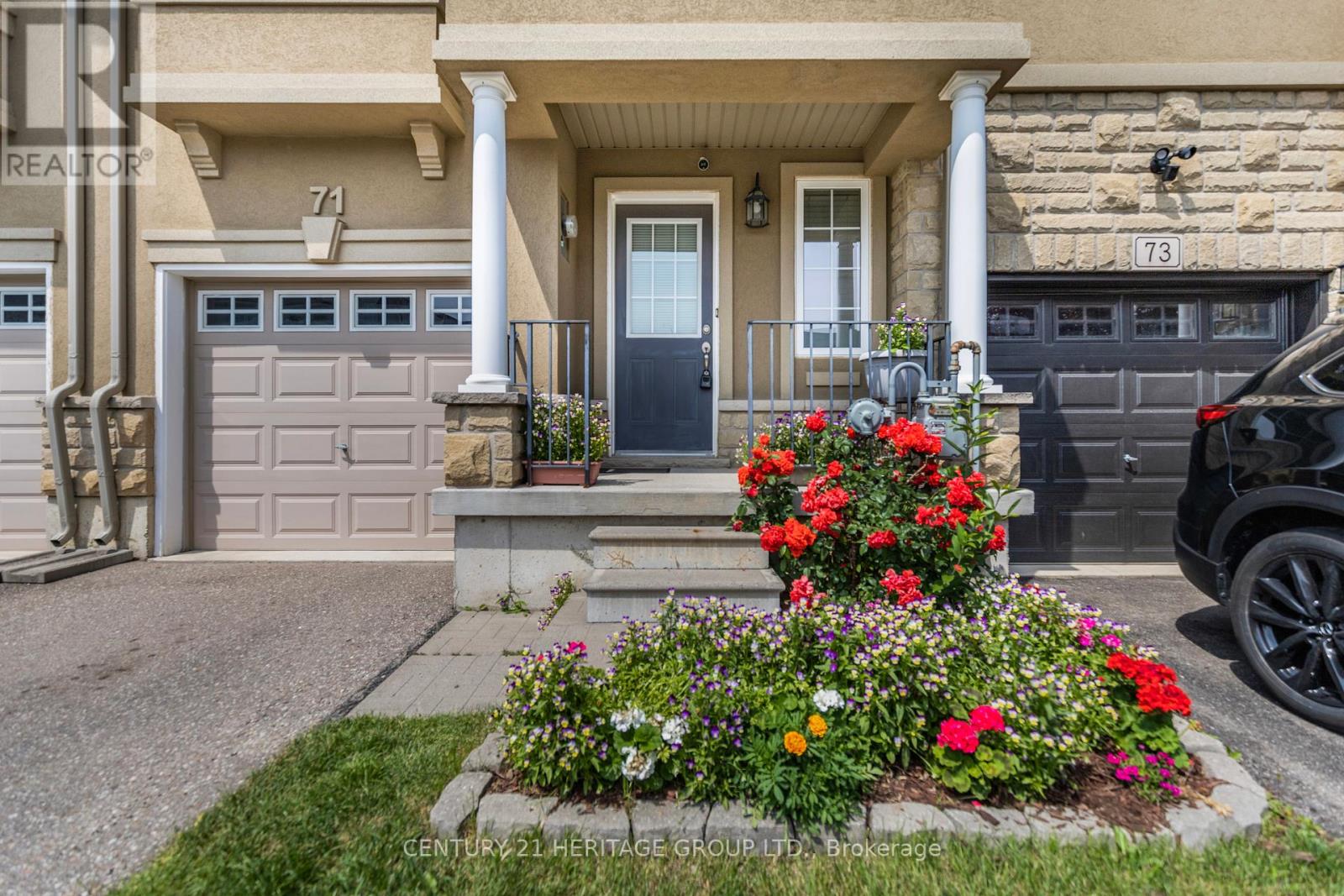 71 Waterbridge Street, Hamilton (Stoney Creek), Ontario  L8J 0G2 - Photo 4 - X12400005