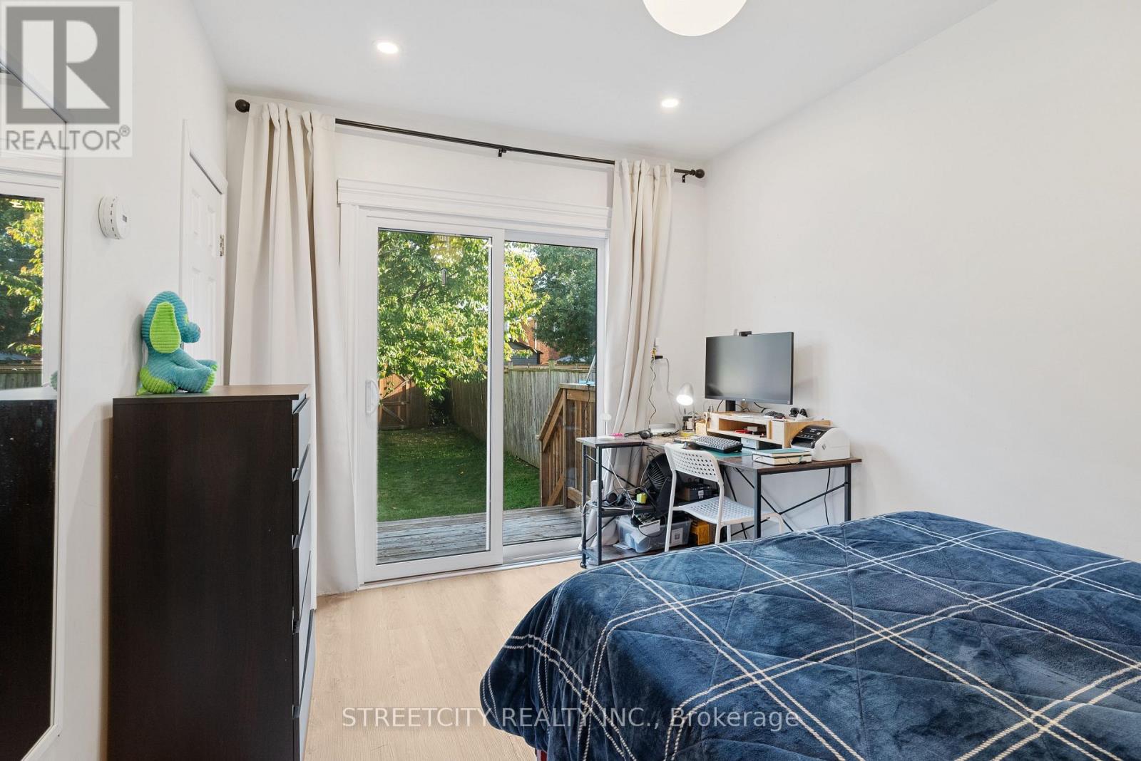 Lorem Ipsum Dolor Sit, London East, Ontario  N5Y  - Photo 17 - DEMO28854168