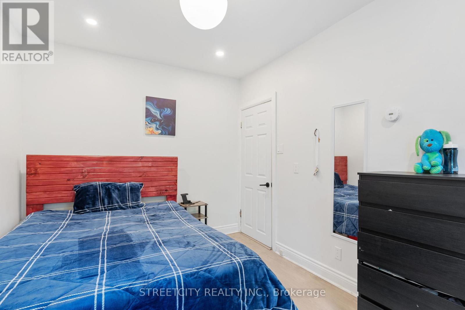 Lorem Ipsum Dolor Sit, London East, Ontario  N5Y  - Photo 16 - DEMO28854168