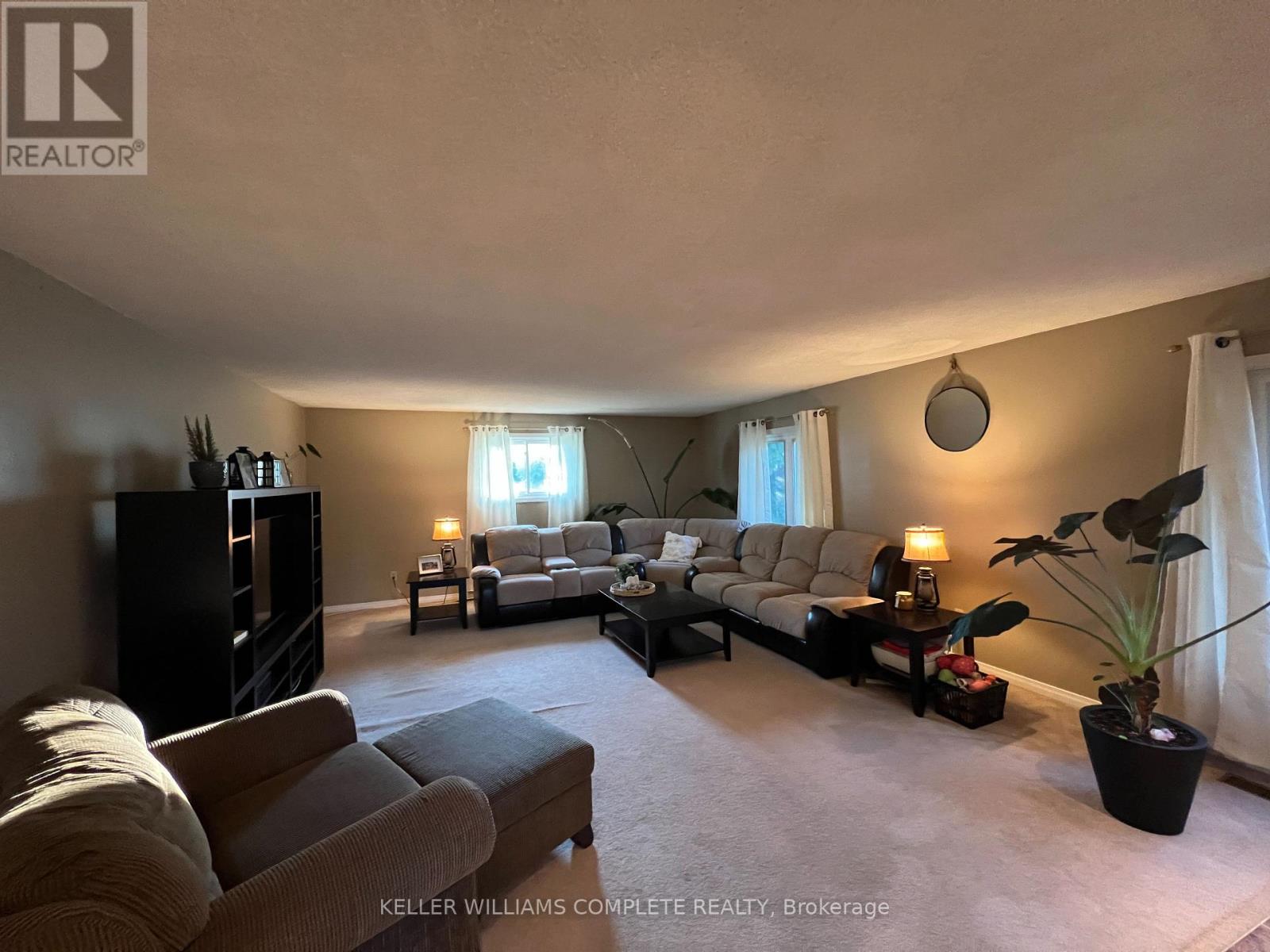 1810 Beaverdams Road, Thorold, Ontario  L0S 1E6 - Photo 6 - X12395119