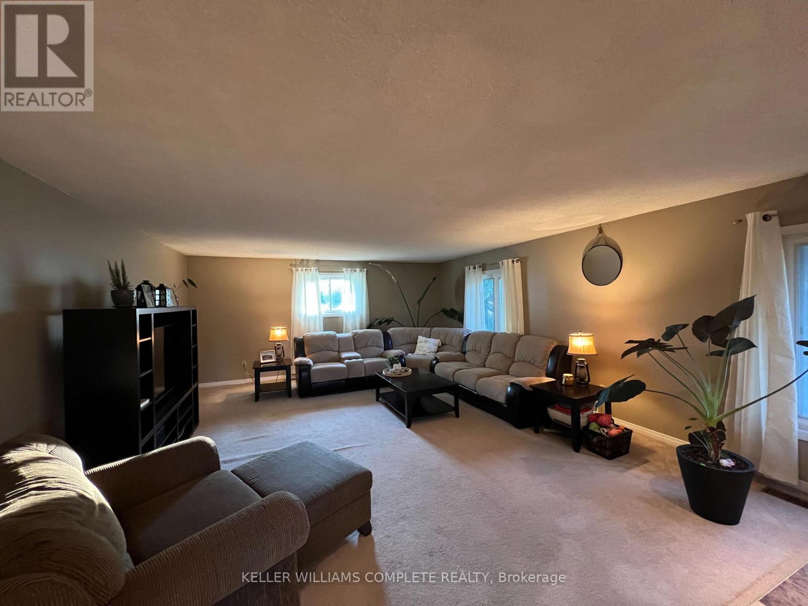 1810 Beaverdams Road, Thorold, Ontario  L0S 1E6 - Photo 7 - X12395119