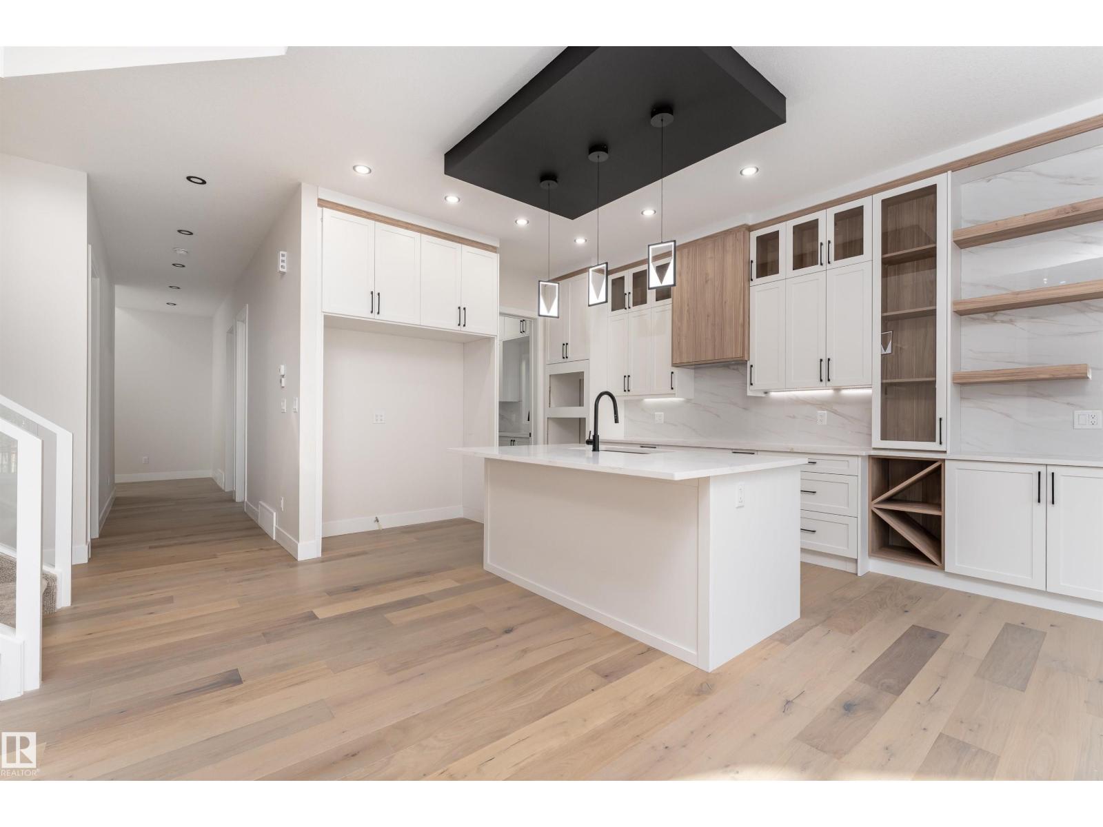 7043 Kiviaq Cr Sw, Edmonton, Alberta  T6W 5R2 - Photo 10 - E4457478