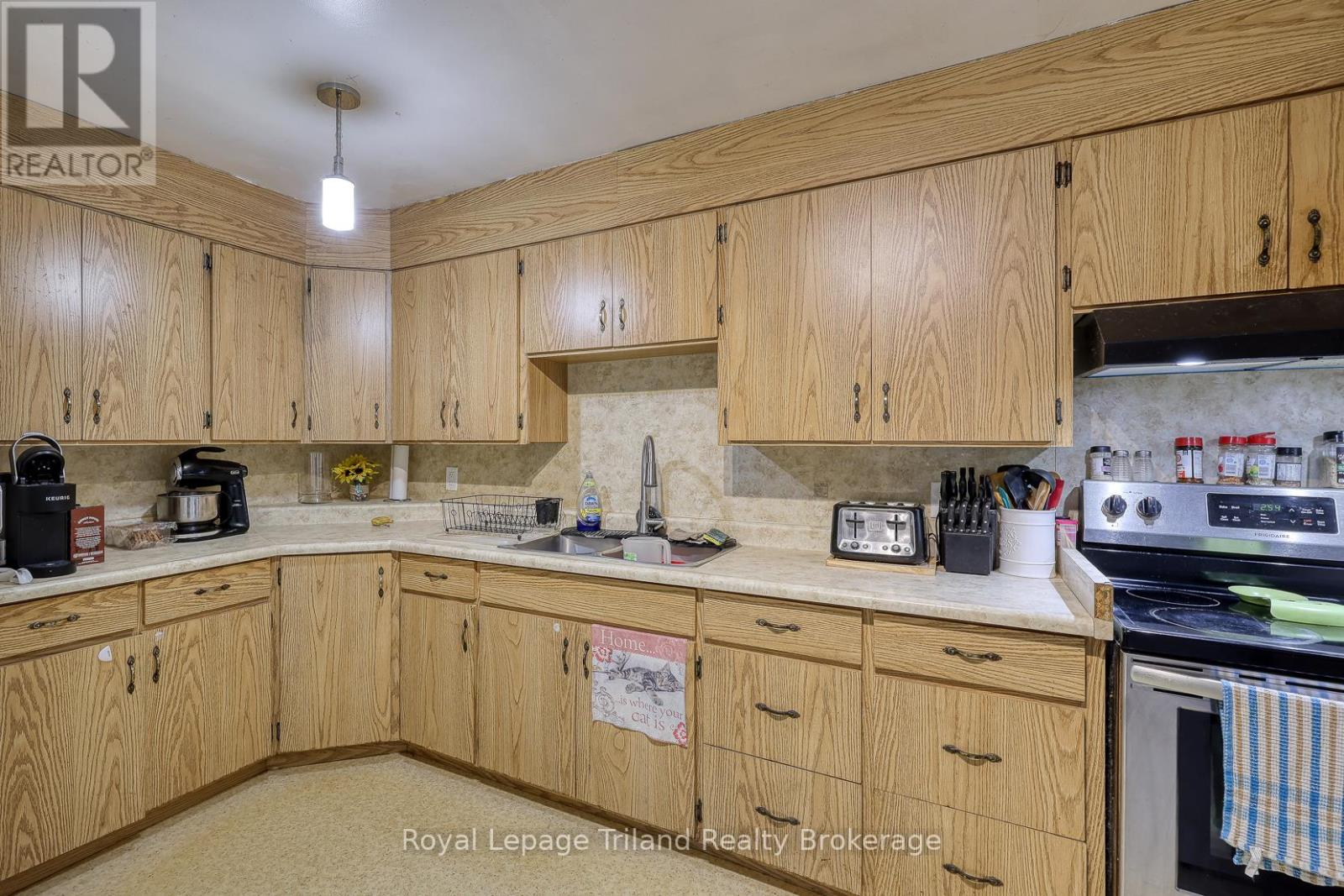 32 Baird Street N, Blandford-Blenheim, Ontario  N0J 1B0 - Photo 13 - X12398409