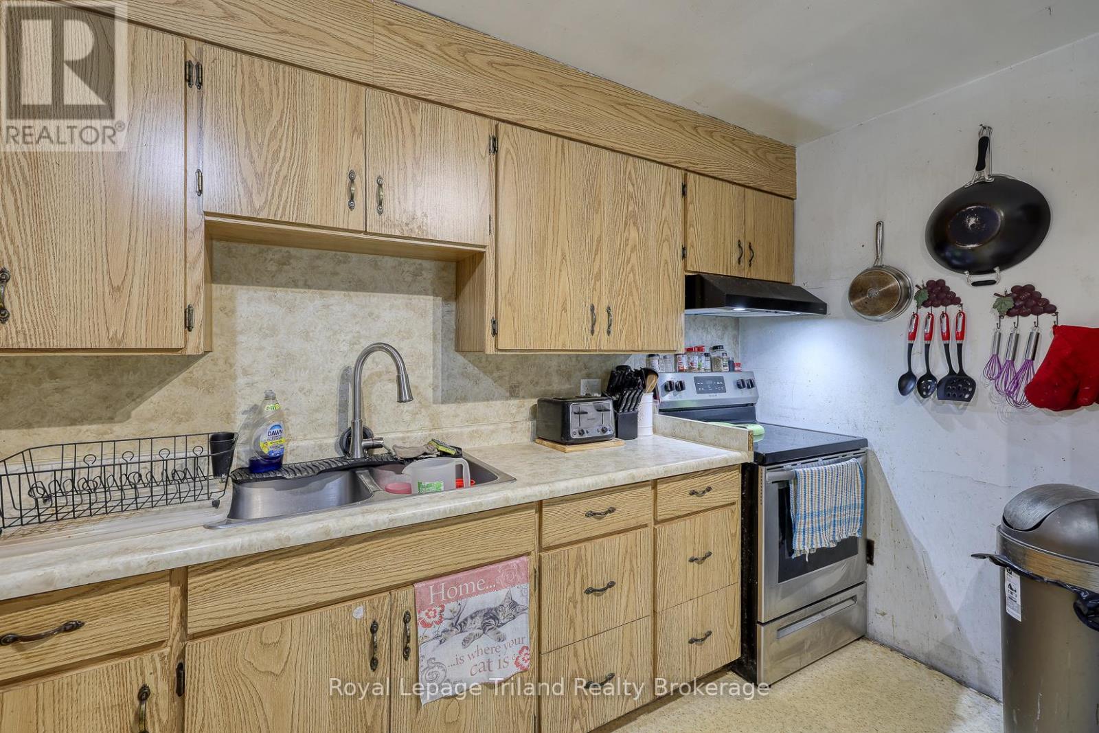 32 Baird Street N, Blandford-Blenheim, Ontario  N0J 1B0 - Photo 14 - X12398409