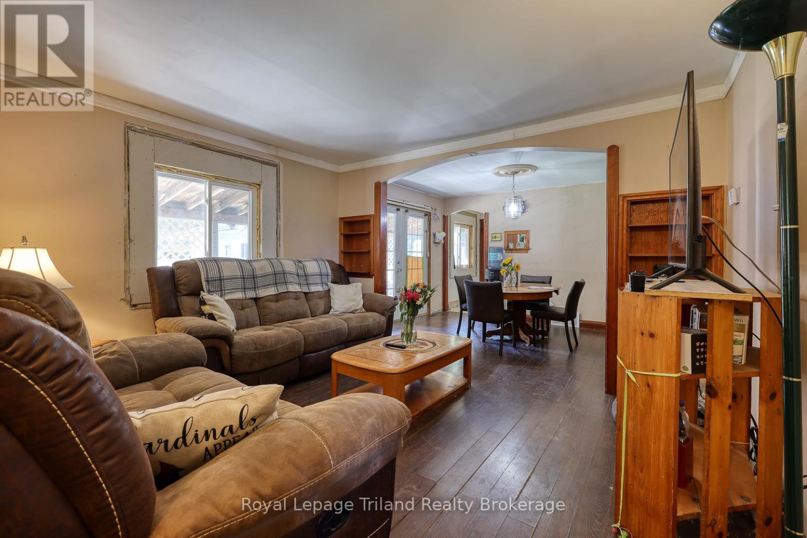 32 Baird Street N, Blandford-Blenheim, Ontario  N0J 1B0 - Photo 8 - X12398409